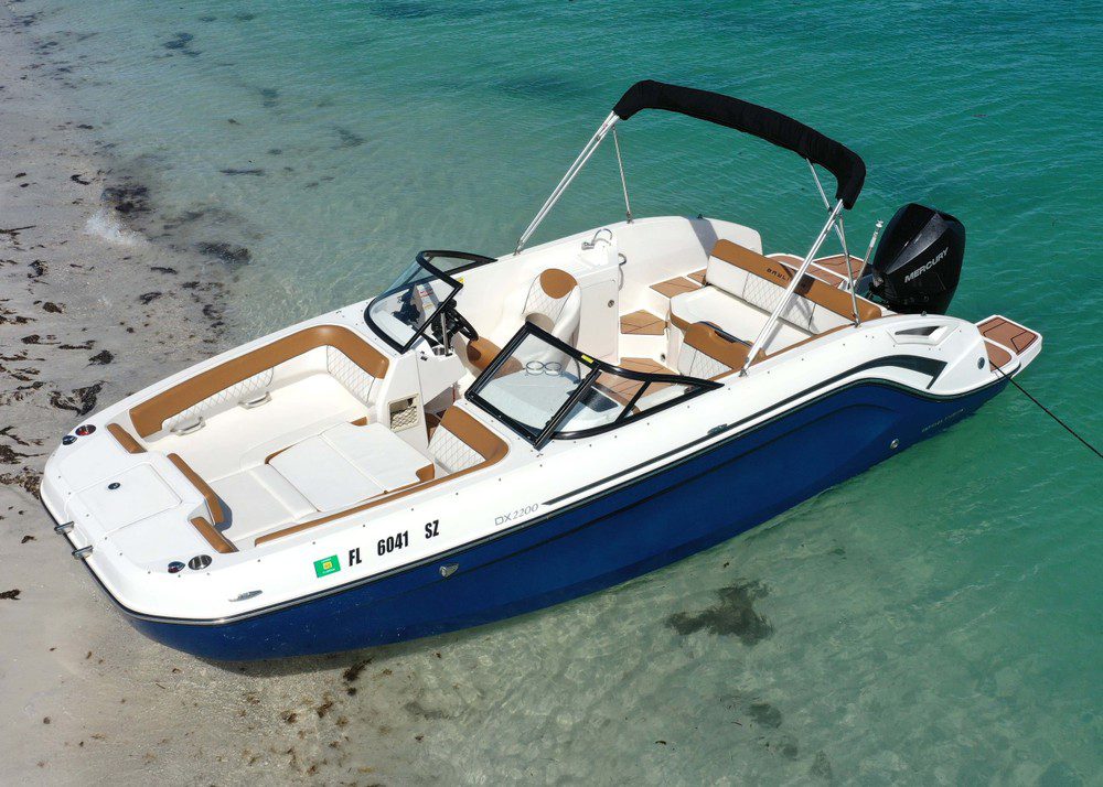 Things To Do 22' Bayliner Deckboat DX2000
